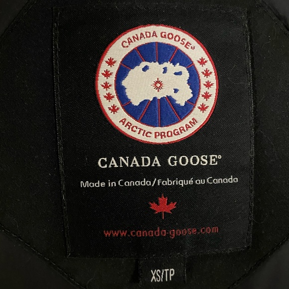 Canada Goose Women’s Kensington Parka - XS - Picture 6 of 6